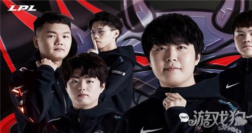 的表现略有 的表现略有